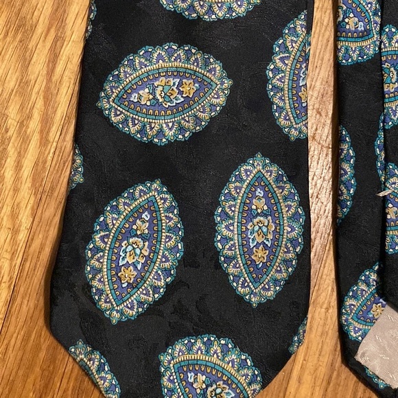 Geoffrey Beene silk tie 59” -bm - Picture 2 of 4
